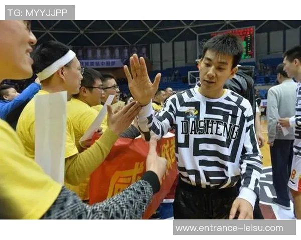 广东男篮迎战解放军全力争胜期待精彩对决与球迷共庆篮球盛宴 广东男篮迎战解放军全力争胜期待精彩对决与球迷共庆篮球盛宴